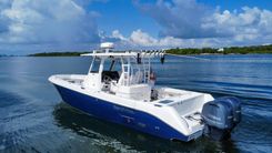 Buy a yacht 2018 Everglades 335 Center Console - Everglades