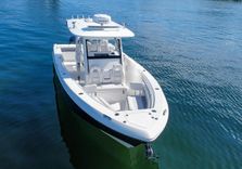 Buy a yacht 2018 Everglades 335 Center Console 2018