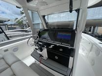 2018 Everglades 335 Center Console 335 Center Console