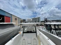 2018 Everglades 335 Center Console - Everglades