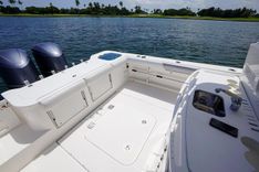 Buy a yacht 2012 Everglades 325 Center Console