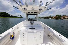 Buy a 2012 Everglades 325 Center Console 34 at Shestakov Yacht Sales