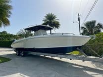 the best price on 2014 Midnight Express 37 Open