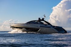 Купить яхту 2021 Riva 76' Bahamas 2021 в Shestakov Yacht Sales