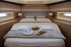 the best price on APANI - MOODY