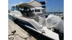 Buy a yacht 2021 Tiara Yachts 43 LE 43 LE