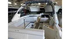 Купить яхту 2024 Sea Ray 270 Sundeck Outboard 29 в Shestakov Yacht Sales