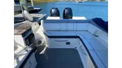 Buy a 2017 Sea Ray SDX 290 Outboard - SEA RAY at Shestakov Yacht Sales
