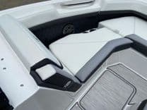 best yacht sales deals 2024 Cobalt R6 26