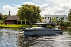 best yacht sales deals Shadow 1000XC