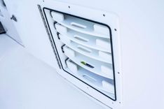 2018 Everglades 435 Center Console