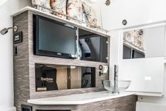 best yacht sales deals 2018 Everglades 435 Center Console