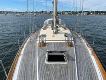 Купить яхту TRUE NORTH - LITTLE HARBOR в Shestakov Yacht Sales