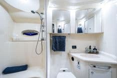 2002 Sea Ray 540 Cockpit Motor Yacht 57 price