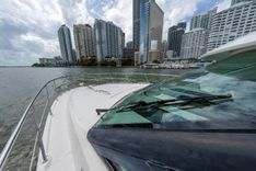 Купить яхту 43 Sundancer в Shestakov Yacht Sales