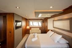 Купить яхту SHINE R - Sunseeker в Shestakov Yacht Sales