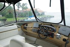 the best price on 2001 Carver 444 Cockpit Motoryacht - Carver Yachts