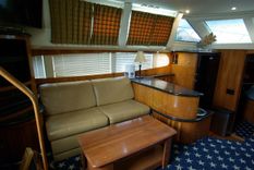 the best price on 2001 Carver 444 Cockpit Motoryacht 2001