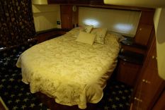 Buy a 2001 Carver 444 Cockpit Motoryacht at Shestakov Yacht Sales