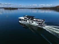 best yacht sales deals It's A Hoot IV 82