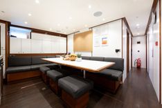 Лучшая цена на BELONGERS - COUACH