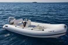 Buy a FERRETTI 881 at Shestakov Yacht Sales