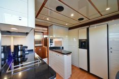 Buy a yacht FERRETTI 881 2006