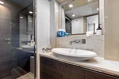 SLIDE 60 Fly yacht sale