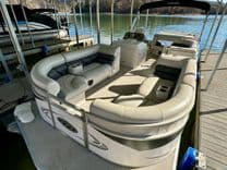 Лучшая цена на 08 Manitou Legacy 24 Tritoon NLDF - MANITOU