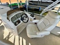 Купить яхту 08 Manitou Legacy 24 Tritoon NLDF - MANITOU в Shestakov Yacht Sales