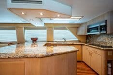 Лучшая цена на ENCHANTRESS 1997