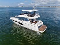 H2OFFICE 520 Flybridge