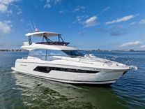 Buy a H2OFFICE 52 at Shestakov Yacht Sales