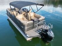 best yacht sales deals 019 Harris Solstice 220 CWDH NLSR - HARRIS