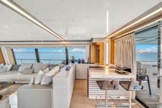 2015 Custom Line Navetta 28
