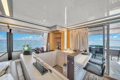 best yacht sales deals 2015 Custom Line Navetta 28 92