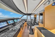 best yacht sales deals 2015 Custom Line Navetta 28