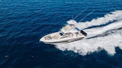 Boston Whaler 420 Outrage 42 yacht sale