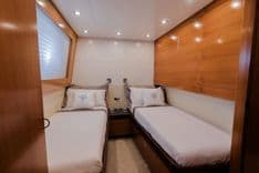 the best price on Ocean Delta 11 2009