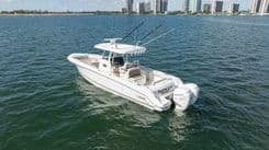 Boston Whaler 330 Outrage - Boston Whaler