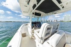 Купить яхту Boston Whaler 330 Outrage 2018 в Shestakov Yacht Sales