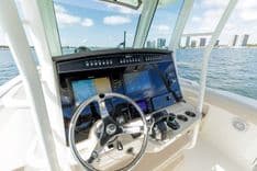 Лучшая цена на Boston Whaler 330 Outrage - Boston Whaler