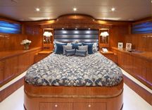 the best price on JOHNSON 110 FLYBRIDGE RPH WON-DECK MASTER