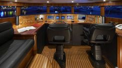 JOHNSON 93 SKYLOUNGE - Johnson yacht sale