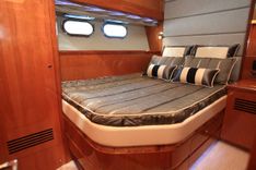 best yacht sales deals JOHNSON 80' FLYBRIDGE wFISHING COCKPIT