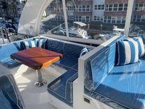 JOHNSON 80' FLYBRIDGE WHYDRAULIC PLATFORM - Johnson