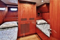 Лучшие предложения покупки яхты JOHNSON 80' FLYBRIDGE WHYDRAULIC PLATFORM 2026