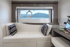 Купить яхту SUNSEEKER 75 YACHT 75 в Shestakov Yacht Sales