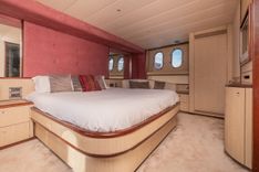 the best price on GUY COUACH 70 70