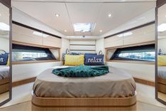the best price on Azimut Atlantis 43 2016